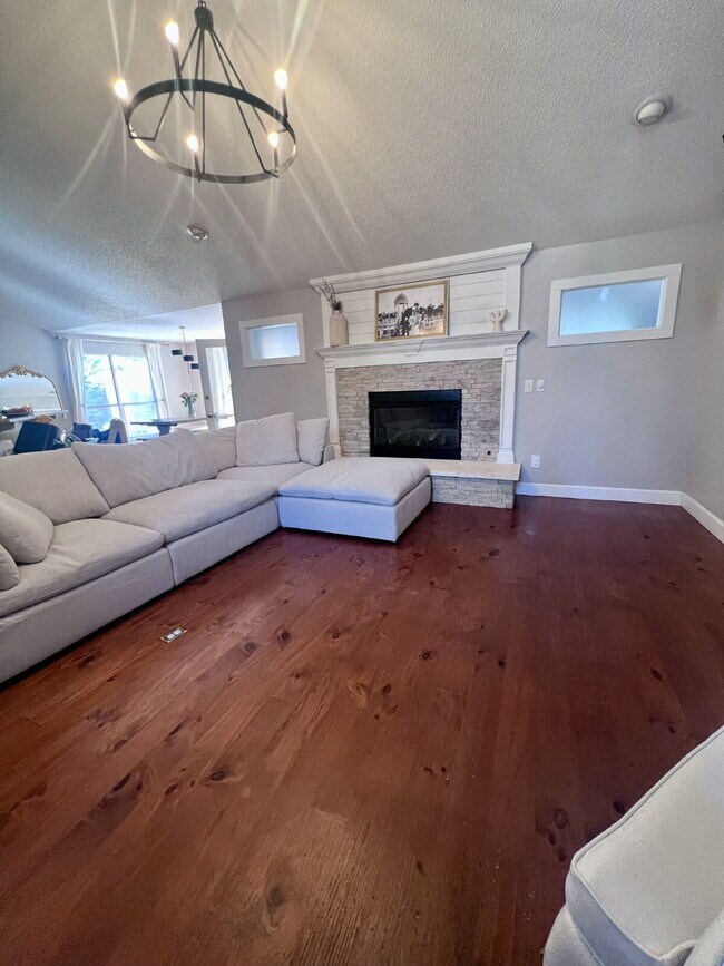 Foto del edificio - 101 Hands Cove Ln