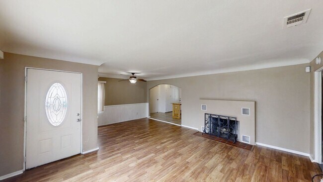 Foto del edificio - 359 Santa Rita Pl