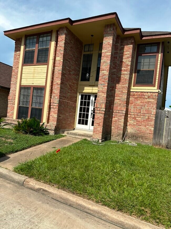 Foto del edificio - 8623 Beechcrest St