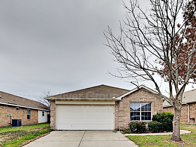 1125 Maplewood Ln, Crowley, TX 76036 House Rental in Crowley, TX