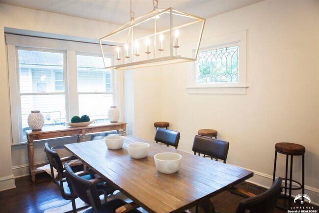 Dining Room - 1001 Maine St