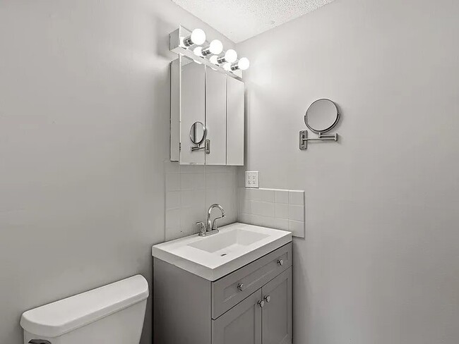 Foto del edificio - 2 New Haven Dr