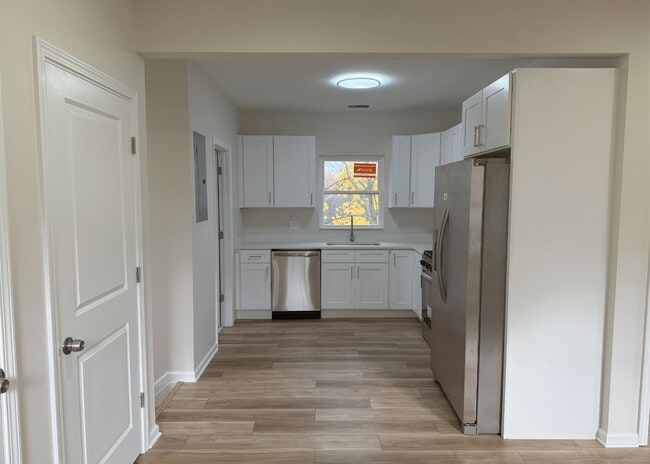 Building Photo - 5216 Duke Ave