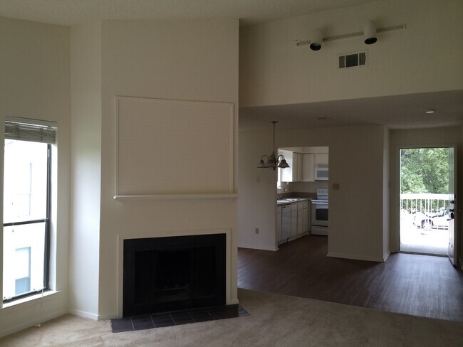 Building Photo - 4321lak