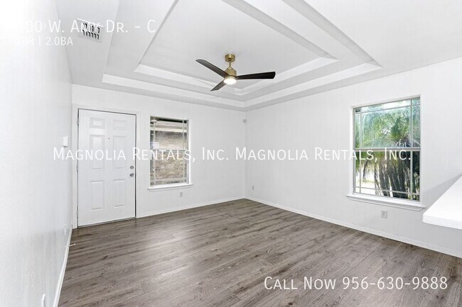 Foto del edificio - 300 W Amy Dr