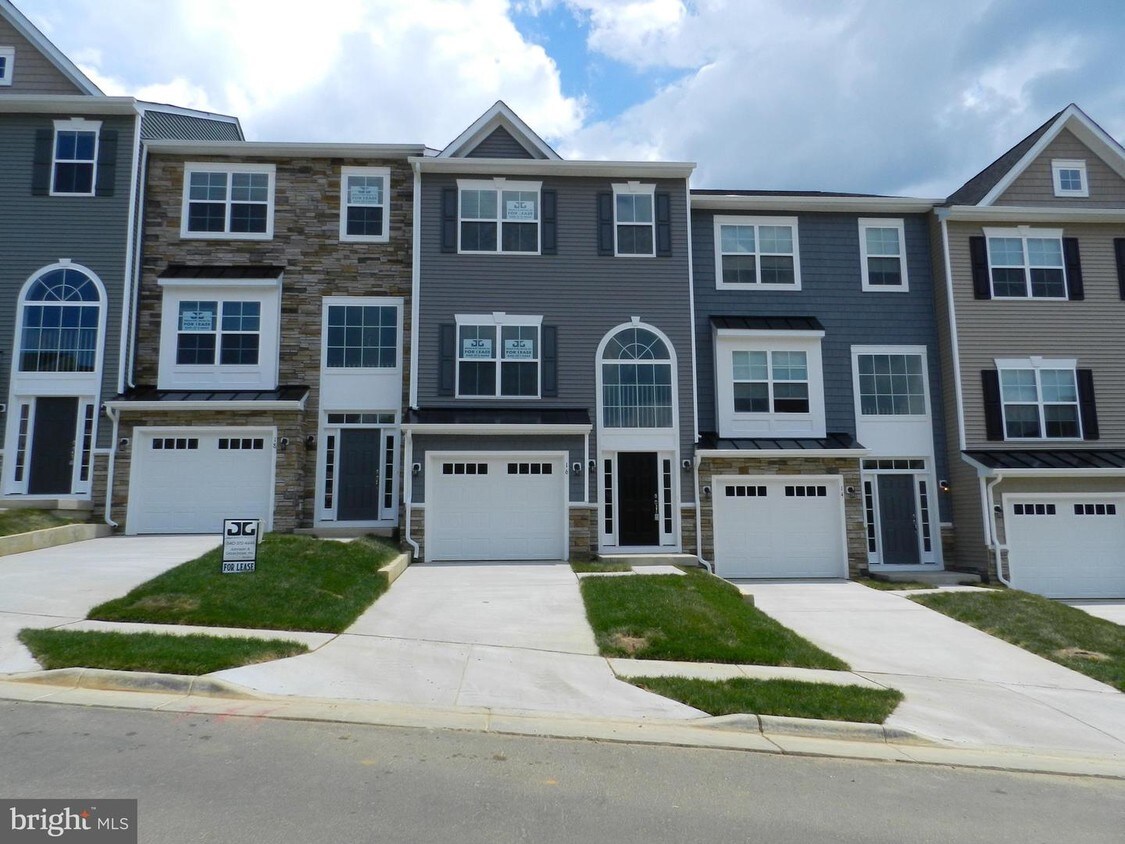 83 Andrews Pl, Fredericksburg, VA 22405 Townhome Rentals in Fredericksburg VA