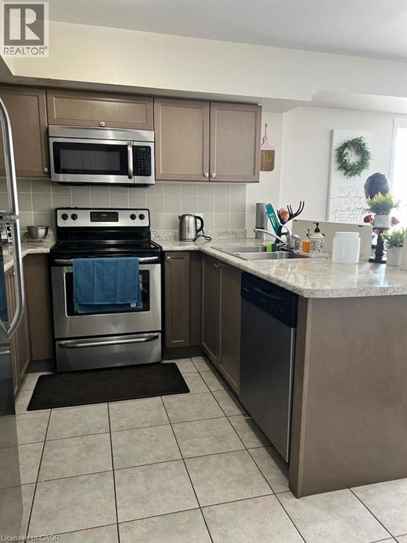 Building Photo - 2441 Greenwich Dr