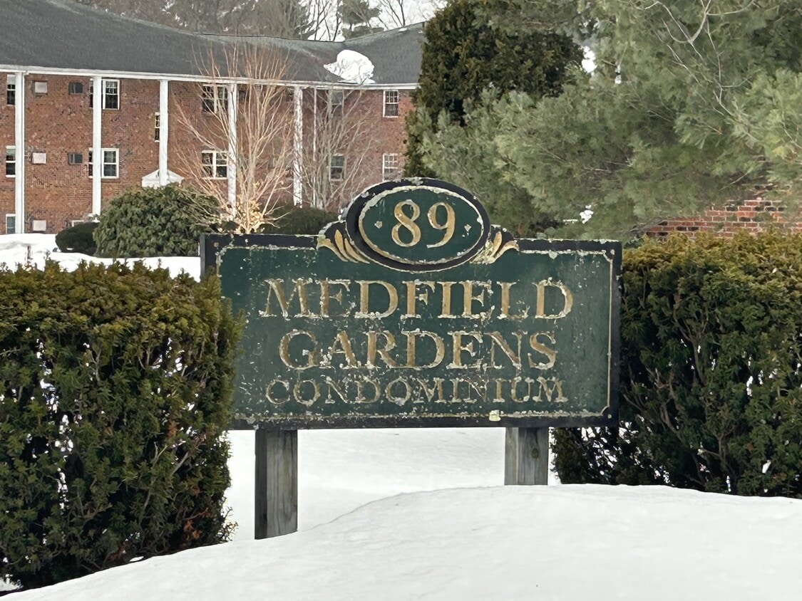 Photo - 89 Pleasant St (Medfield, MA)