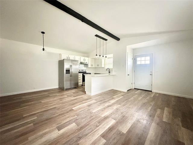 Foto del edificio - 4933 Curzon Ave