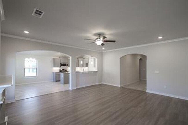 Building Photo - Come check out this Riverwood home in Lowell!