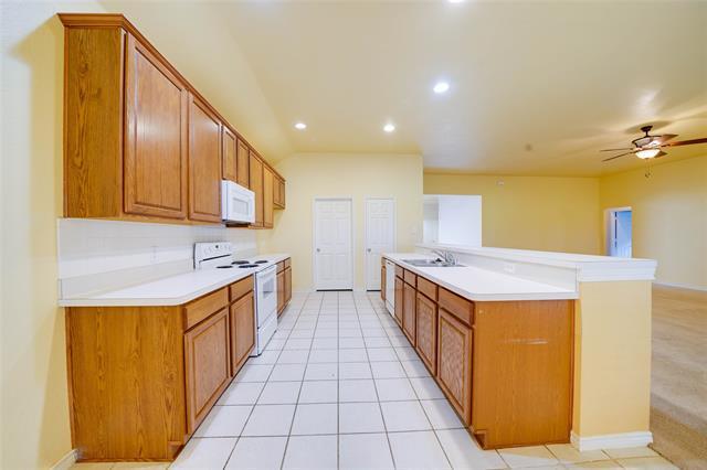 Building Photo - 9724 Water Tree Dr