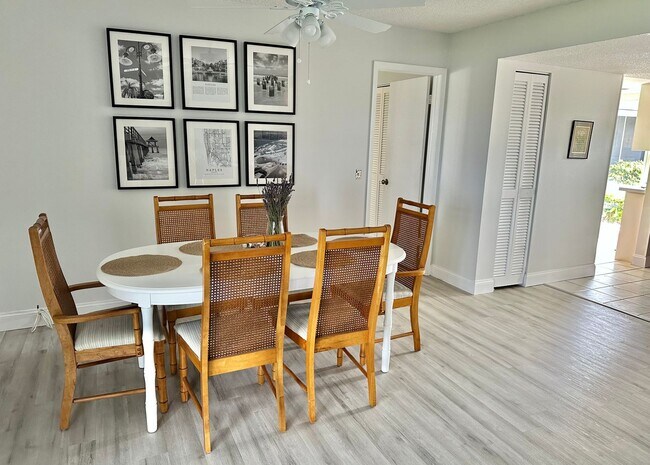 Foto del edificio - ***2BEDS/2BATHS?***THE GLADES?***FULLY FUR...