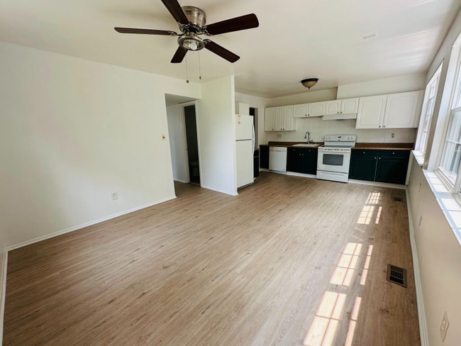 Building Photo - 1433 Harford Square Dr
