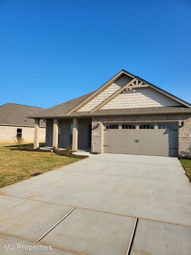 Primary Photo - 4 br, 3 bath House - 124 Keller Dr