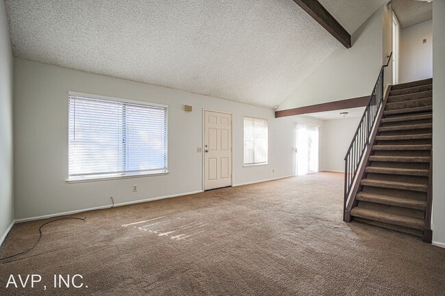 Building Photo - 3 br, 2.5 bath House - 4567 Sirius Ave