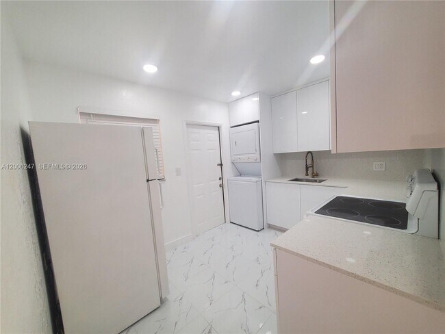 Building Photo - 9203 NW 38th Dr