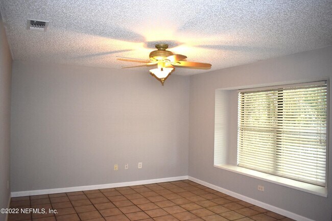 Building Photo - 6555 Diamond Leaf Ct S