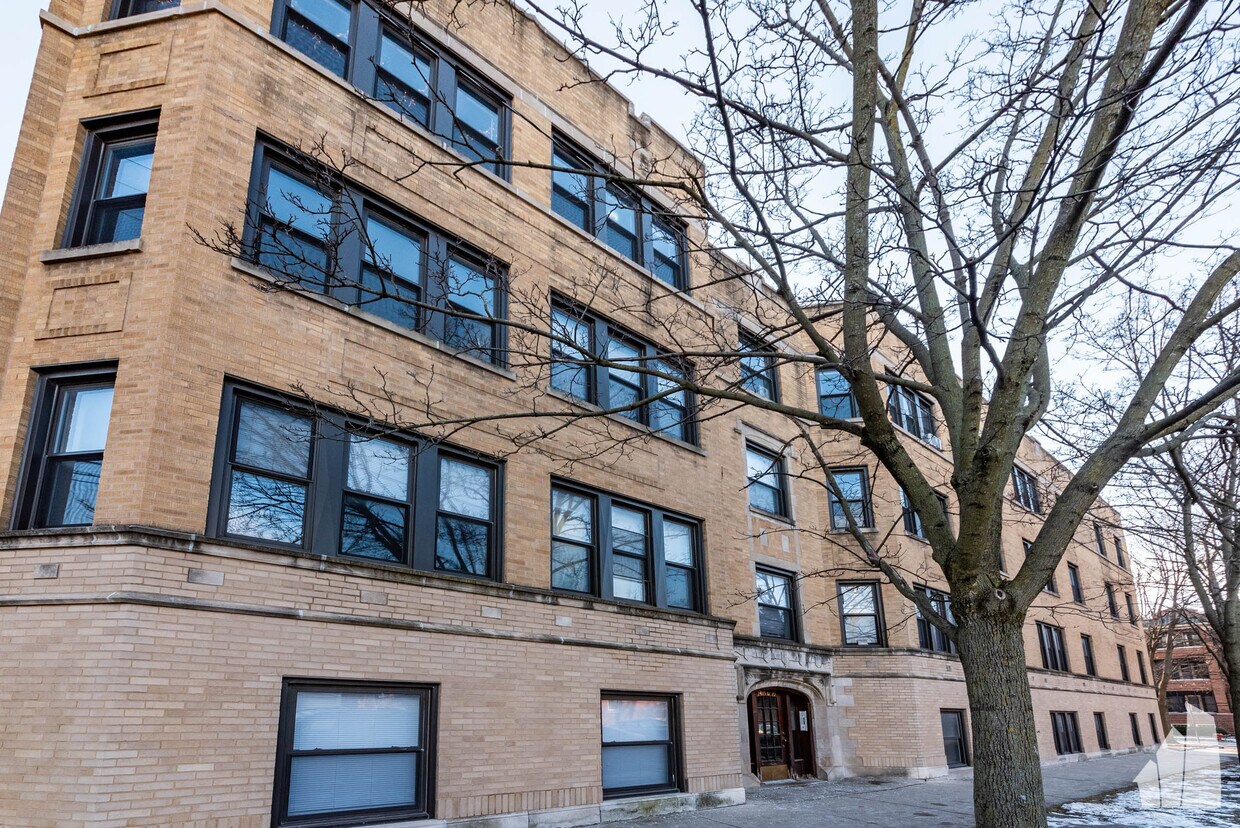Primary Photo - 4455 N Artesian Ave