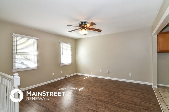 Building Photo - 1004 NE Westwind Ct