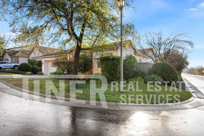 Foto del edificio - Fairytale Charm at this East Roseville Par...