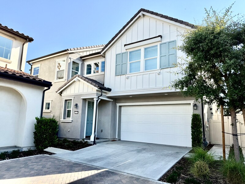 Foto principal - 12329 Primrose Ave