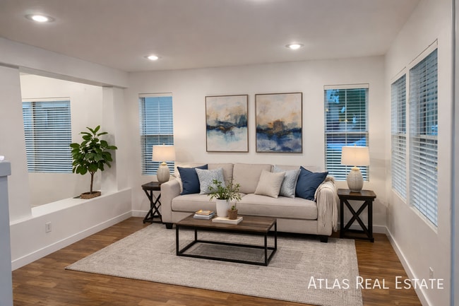 Building Photo - 4125 E Baylor Ln