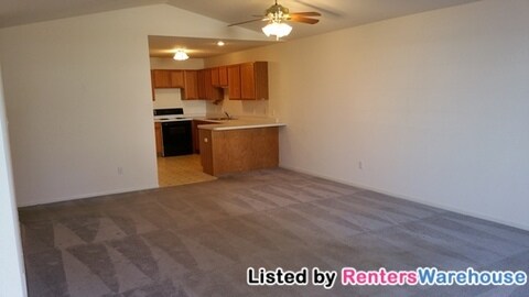 Building Photo - 2041 Oak Leaf Trl