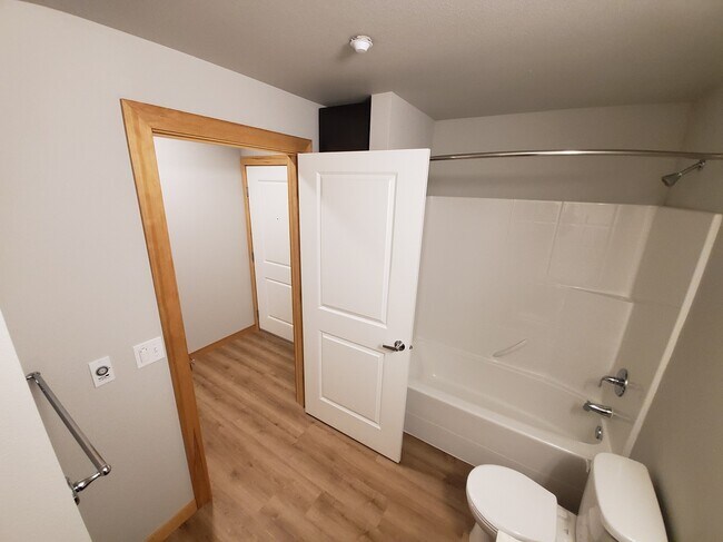 Building Photo - The Grand on Broadway