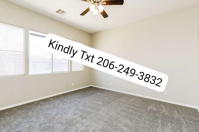 Foto del edificio - 8750 Running Waters Ct