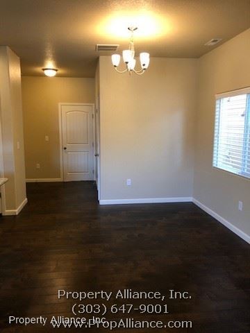 Building Photo - 3 br, 2.5 bath House - 5640 Shamrock Heights