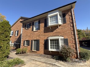 Building Photo - 1016 Queens Rd