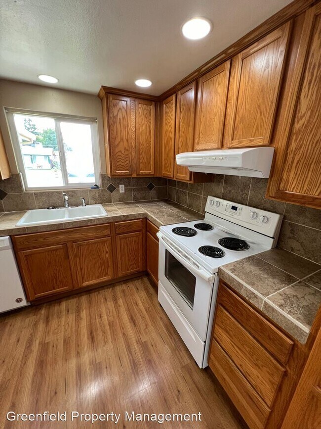 Building Photo - 3 br, 2 bath House - 2233 Aladdin Way
