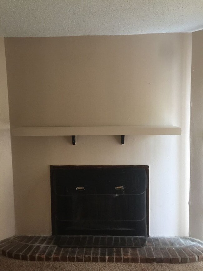 Foto del edificio - 2 bedroom 2 bath town home in a gated comm...