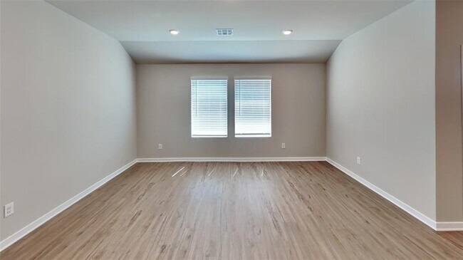 Foto del edificio - 2928 Firefly Dr