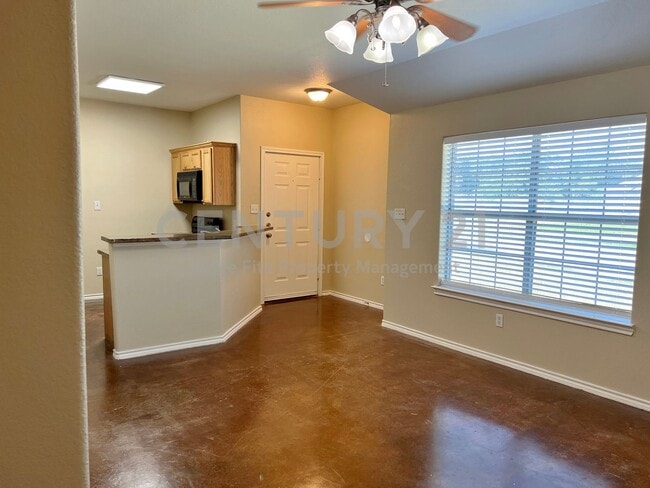 Building Photo - 120 Sunburst Ct