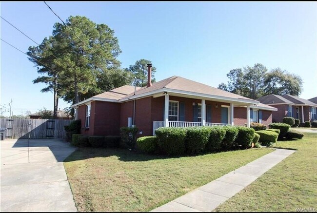 Building Photo - 125 Lakeshore Dr