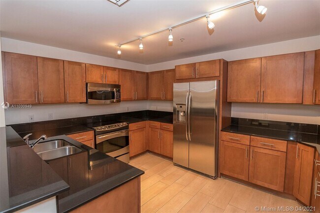 Foto del edificio - 8390 SW 72nd Ave