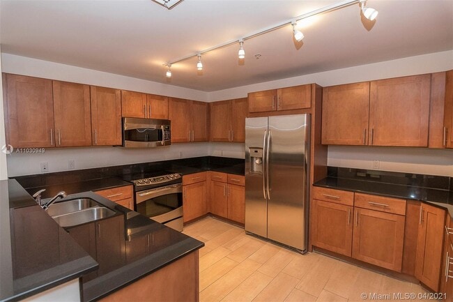 Building Photo - 8390 SW 72nd Ave