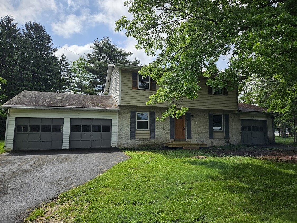 Primary Photo - 1600 E Branch Rd
