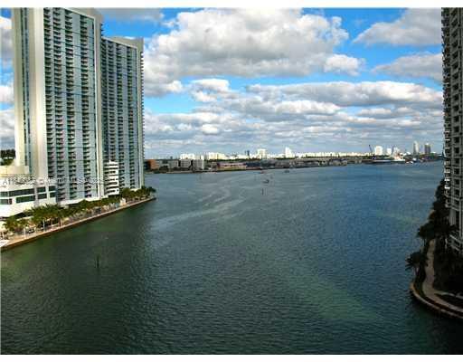 Foto del edificio - 465 Brickell Ave