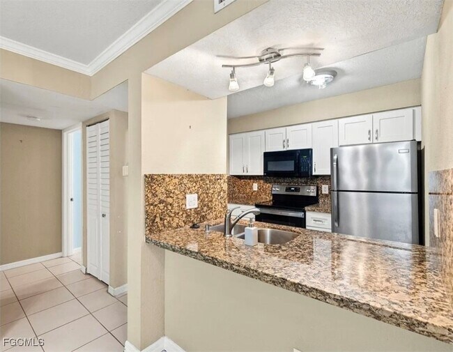 Foto del edificio - 3419 Winkler Ave