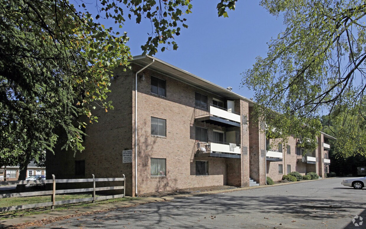 Foto principal - Cedarwood Apartments