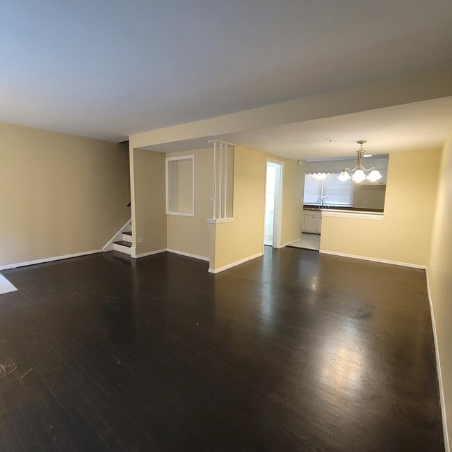 Building Photo - 2110 Hebron Ave