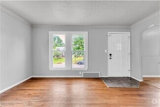Building Photo - 15605 Benhoff Dr