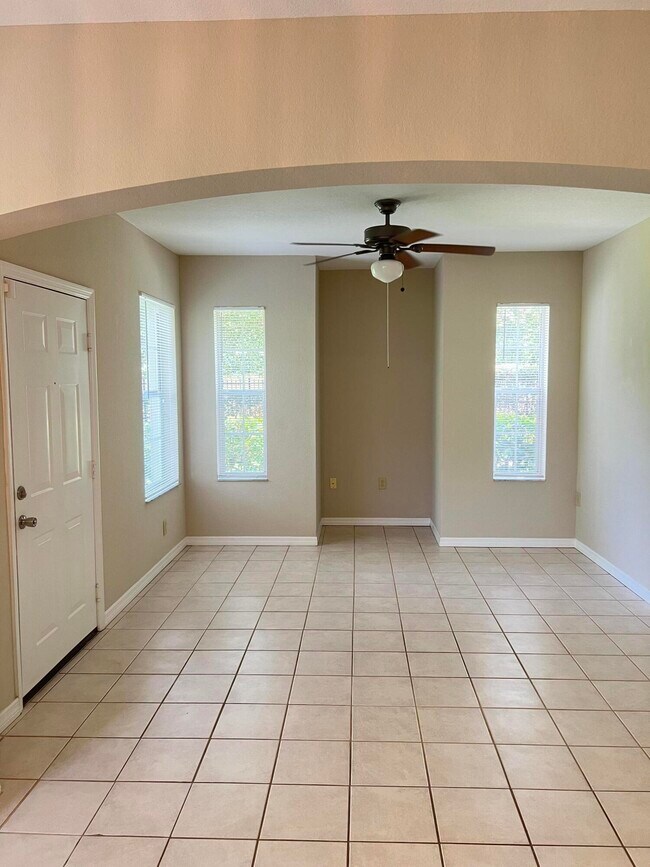 Foto del edificio - 108 SW Peacock Blvd