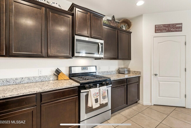 Building Photo - 11684 W Vanderbilt Farms Way