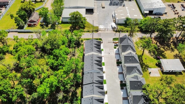 Foto del edificio - 5304 Kindred Gdn Ln