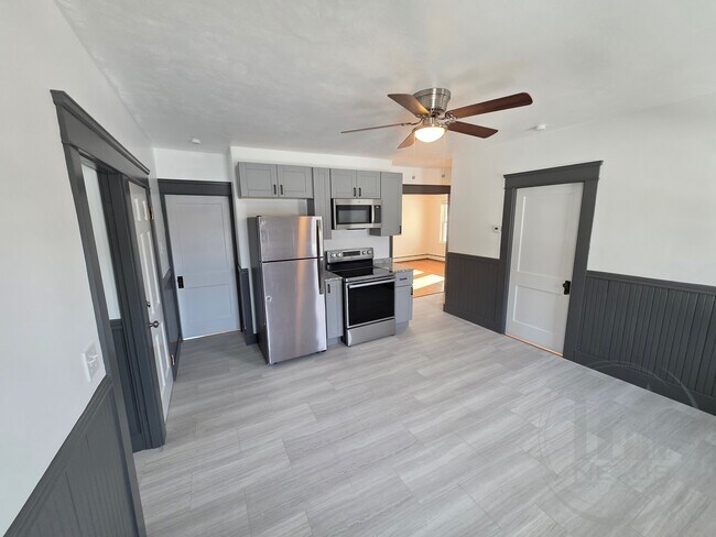 Foto del edificio - 49 Fenwood Ave