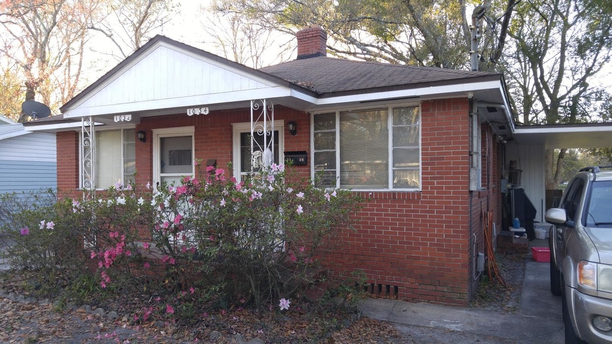 Primary Photo - 1032 Saint Clair St