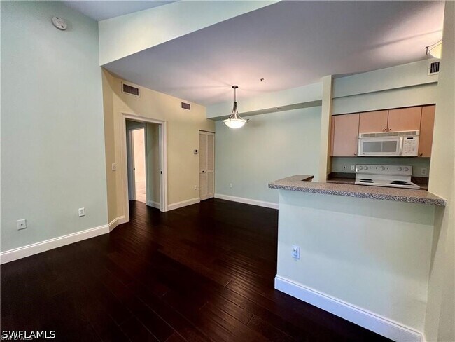 Foto del edificio - 1160 Reserve Way